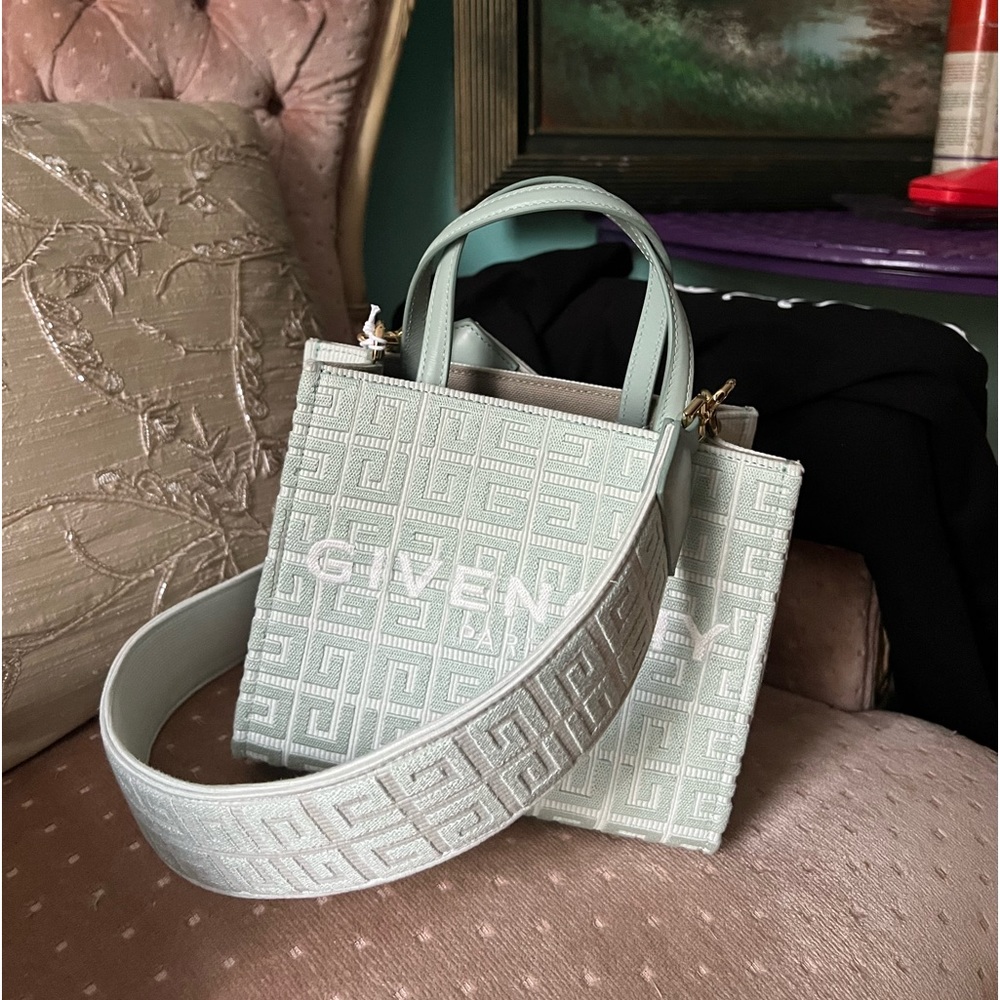 2022 fall collection brand new Givenchy purse
